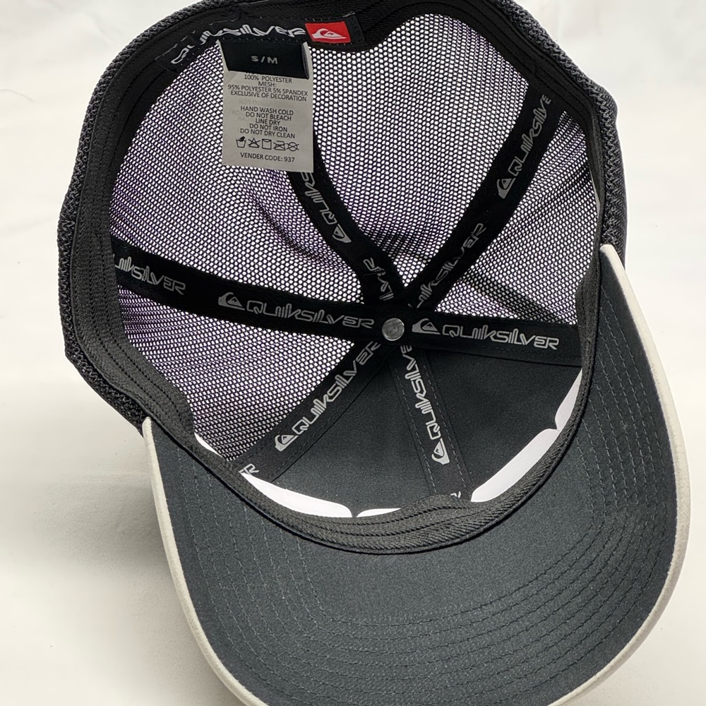 Quicksilver fitted hat - Picture 3 of 4